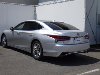 صورة 9 لـ 2018 Lexus LS