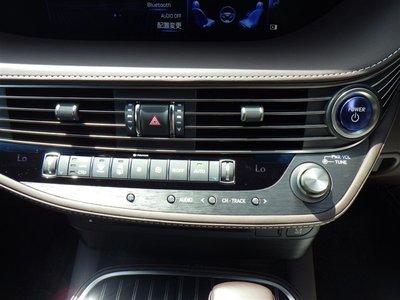 2018 Lexus LS — миниатюра 27