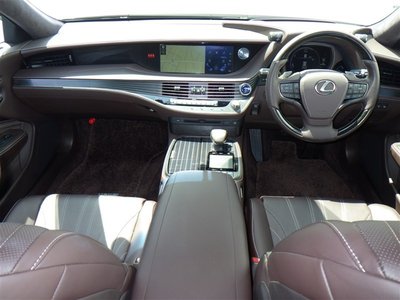صورة 4 لـ 2018 Lexus LS