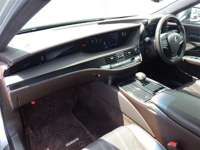 2018 Lexus LS — миниатюра 31