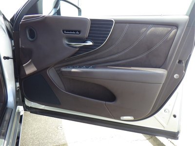 2018 Lexus LS — миниатюра 12