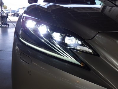 2018 Lexus LS — миниатюра 38