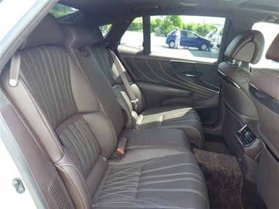 2018 Lexus LS — миниатюра 32