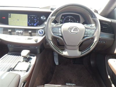 2018 Lexus LS — миниатюра 14