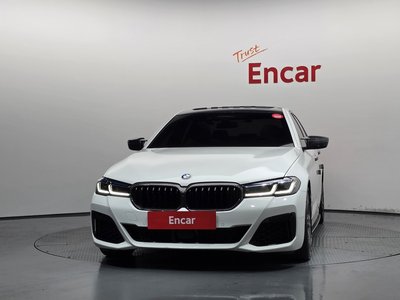 2022 BMW 5 SERIES 照片 2