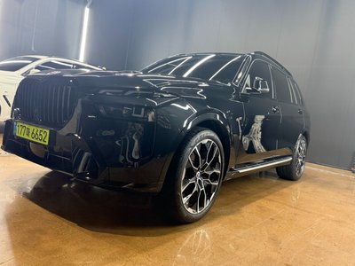 صورة 1 لـ 2025 BMW X7
