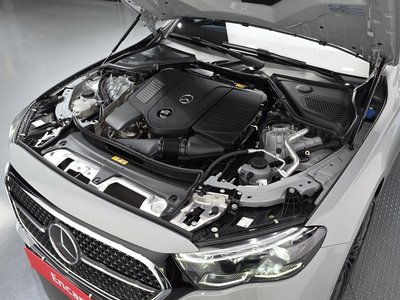 MERCEDES-BENZ E-CLASS - 7