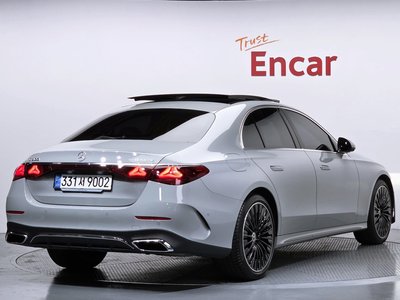 MERCEDES-BENZ E-CLASS - 3