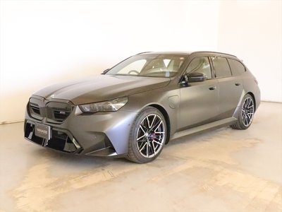 2025 BMW M5 TOURING photo 1