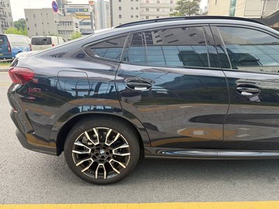 2025 BMW X6 thumbnail 13