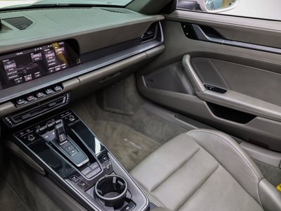 2020 Porsche 911 — миниатюра 18