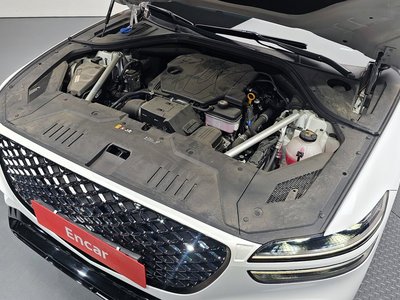 2023 GENESIS GV70 photo 7