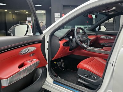 2023 Genesis GV70 — миниатюра 11
