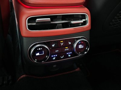 2023 Genesis GV70 — миниатюра 17
