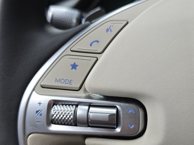 2023 Genesis G80 (RG3) thumbnail 31
