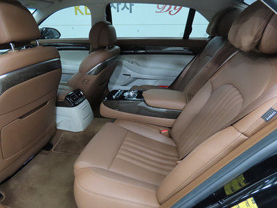 GENESIS G90 - 8