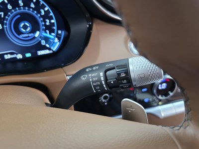 2023 Genesis GV70 thumbnail 28