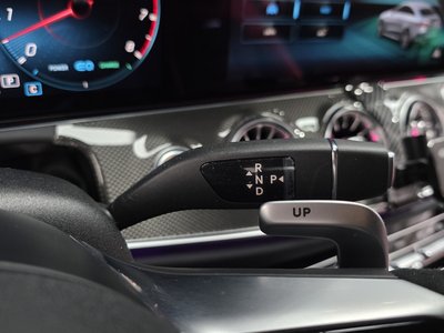 MERCEDES-BENZ E-CLASS - 9