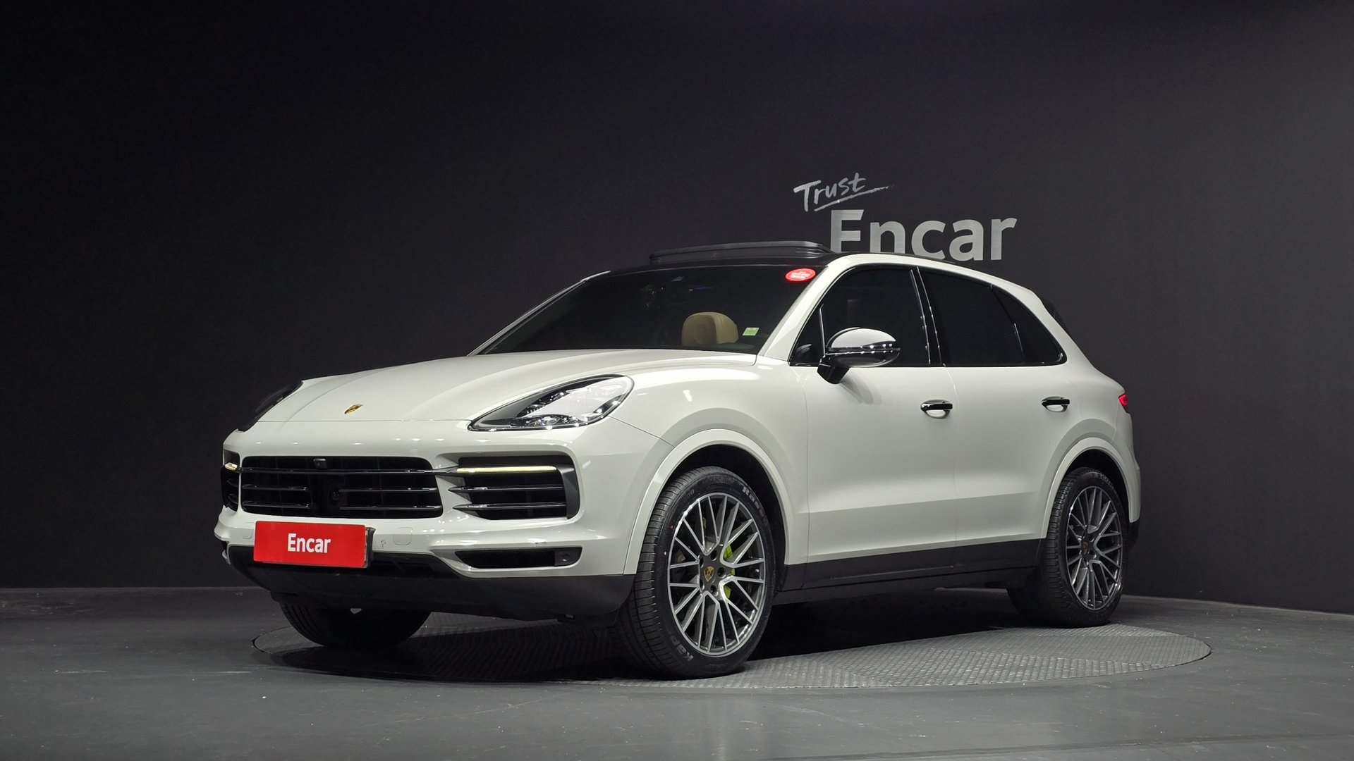 PORSCHE CAYENNE - View 1