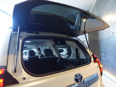 TOYOTA LAND CRUISER PRADO - 10