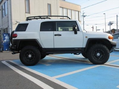 TOYOTA FJ CRUISER - 4