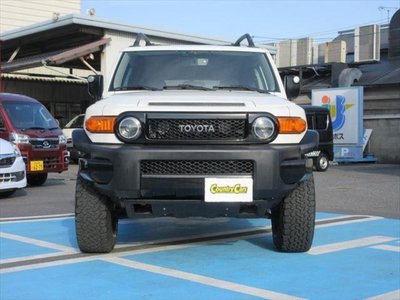 TOYOTA FJ CRUISER - 2
