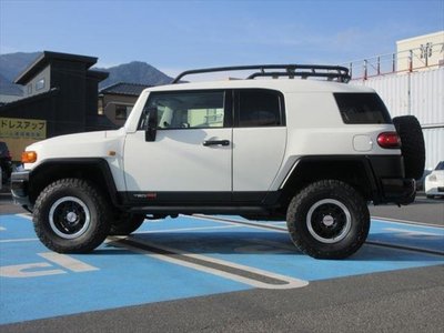 TOYOTA FJ CRUISER - 8