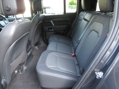 LAND ROVER DEFENDER - 10