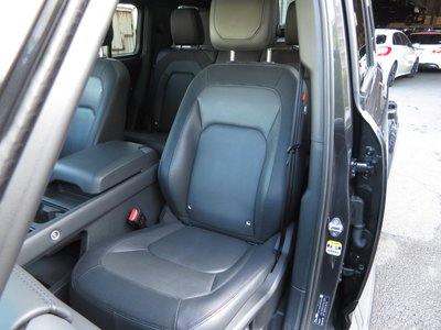 LAND ROVER DEFENDER - 9