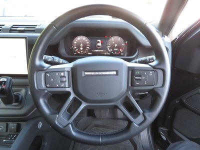 LAND ROVER DEFENDER - 7