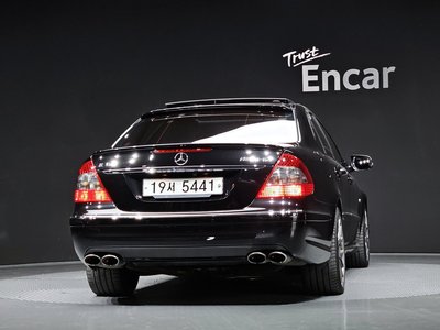 MERCEDES-BENZ E-CLASS - 4