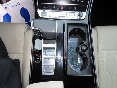 صورة مصغرة 11 لـ 2022 AUDI A8
