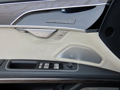 صورة مصغرة 12 لـ 2022 AUDI A8