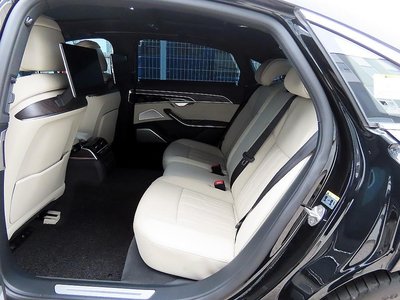 صورة 7 لـ 2022 AUDI A8