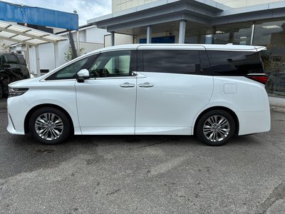 2024 Toyota ALPHARD photo 2
