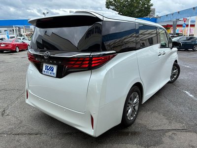2024 Toyota ALPHARD photo 3