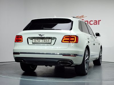 2017 Bentley BENTAYGA photo 4
