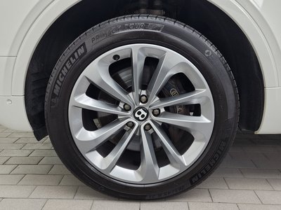 2017 Bentley BENTAYGA photo 6