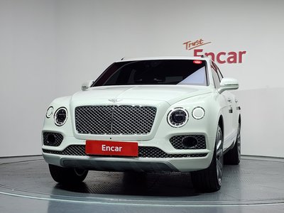 2017 Bentley BENTAYGA photo 2
