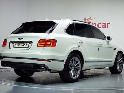 2017 Bentley BENTAYGA photo 3