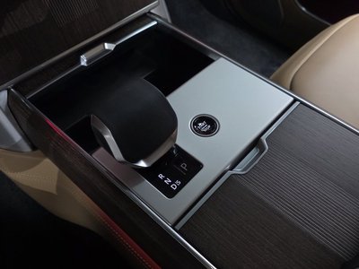 صورة 9 لـ 2025 LAND Rover RANGE ROVER