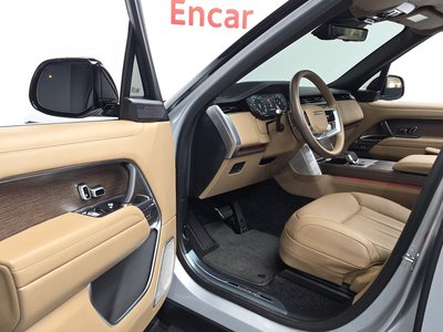 صورة 10 لـ 2025 LAND Rover RANGE ROVER