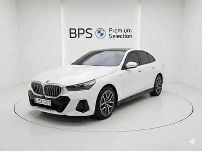 BMW 5 SERIES - 1