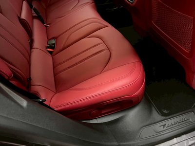 2022 Maserati LEVANTE thumbnail 36