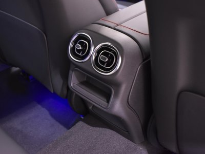 MERCEDES-BENZ GLC AMG - 10