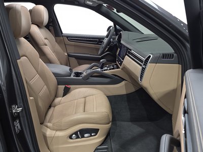 PORSCHE CAYENNE - 10