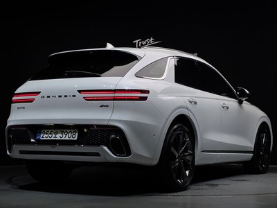 صورة 3 لـ 2021 Genesis GV70
