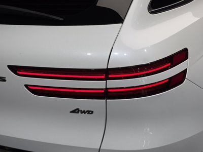 صورة 10 لـ 2021 Genesis GV70