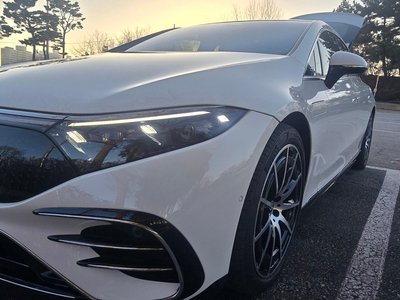 MERCEDES-BENZ EQS - 10