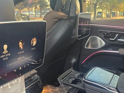 MERCEDES-BENZ EQS - 8